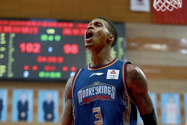 北控队宣布与廖三宁续约5年 与李玮颢续约3年